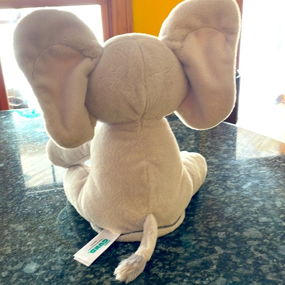 Gund FLAPPY Elephant
Animated 11" Musical Sings/Moves Plush Toy - Picture 2 of 3